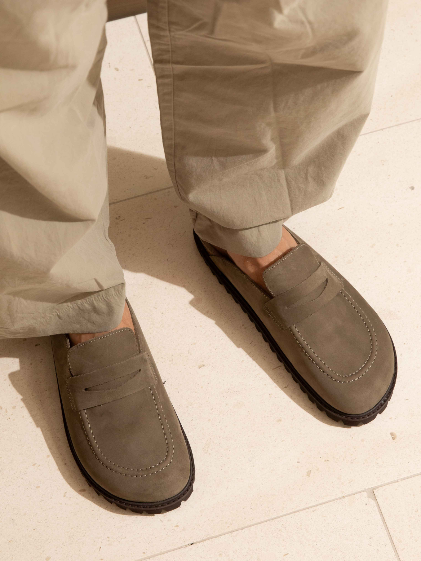 LOIS NUBUCK KAKI UNISEX